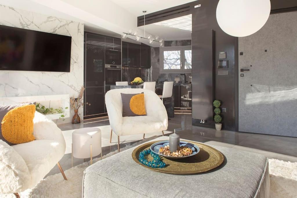 Luxury Acropolis View Apartment-Living Stone Black Pearl 아테네 외부 사진
