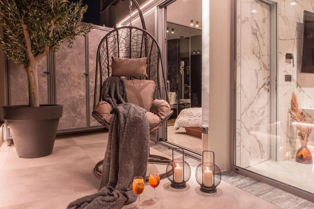 Luxury Acropolis View Apartment-Living Stone Black Pearl 아테네 외부 사진