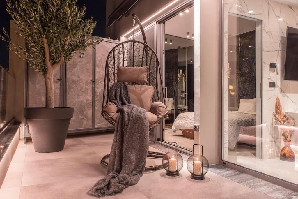Luxury Acropolis View Apartment-Living Stone Black Pearl 아테네 외부 사진