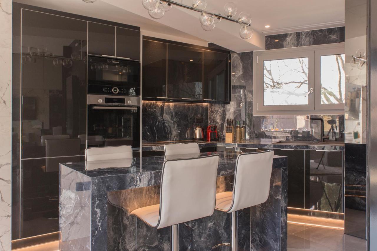 Luxury Acropolis View Apartment-Living Stone Black Pearl 아테네 외부 사진